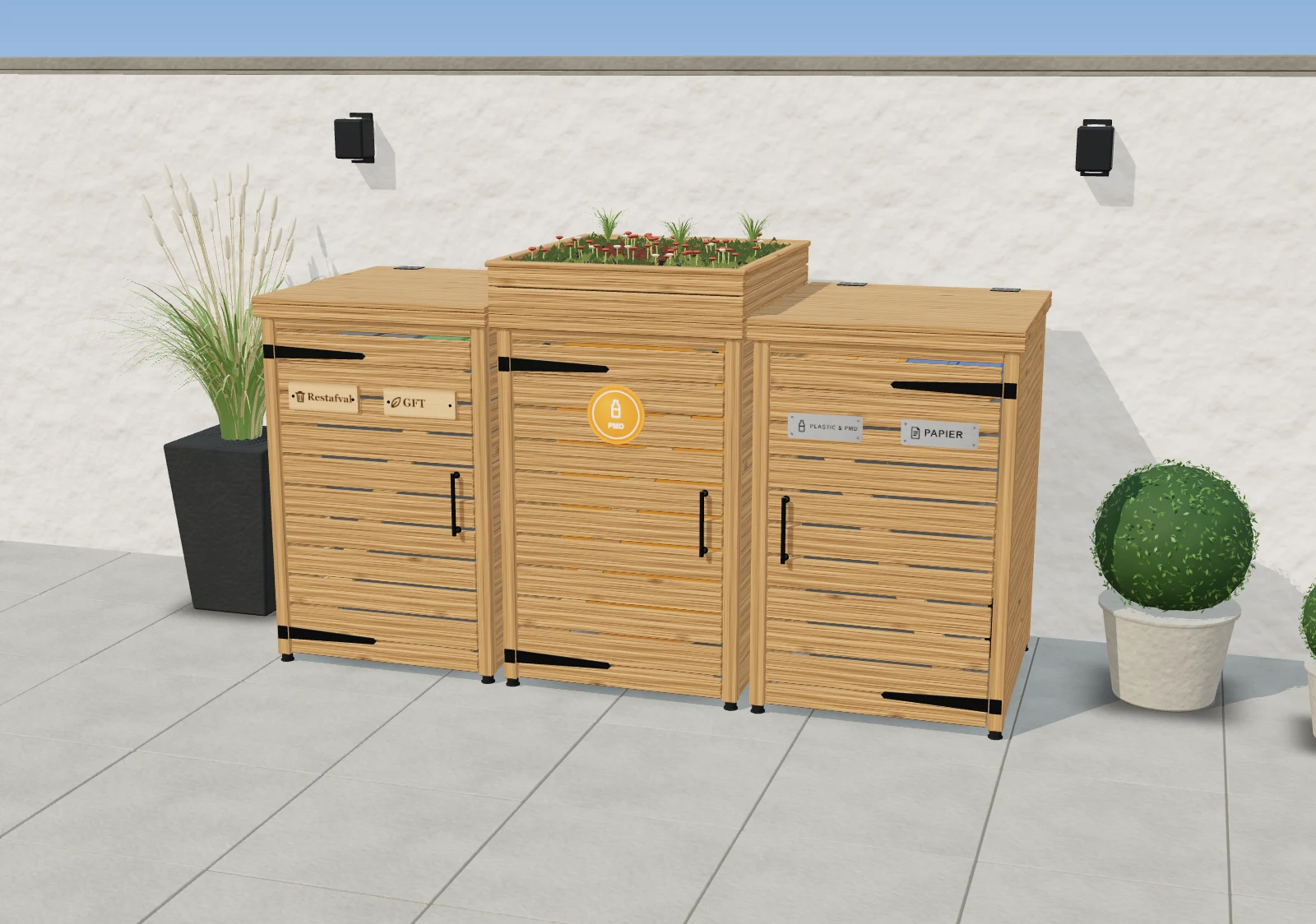 Drie houten containerbakken naast elkaar in de tuin: twee duo-containers met elk twee naambordjes en een zakkenbox met plantendak