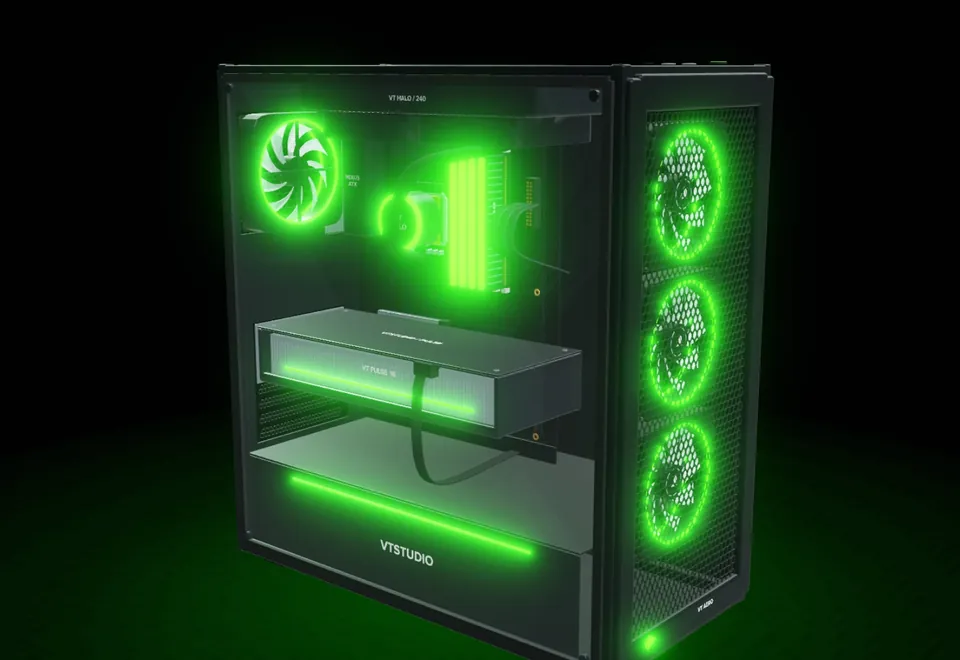 Zwarte game-pc met glazen zijkant en groen verlichte fans